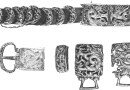 Пояс кєблєулів, із зображенням дракона, знайдений у Карзі.