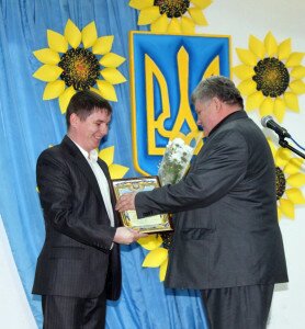 Почесна грамота голови районної ради вручена О.В. Жуку, директору КП «Водне господарство».